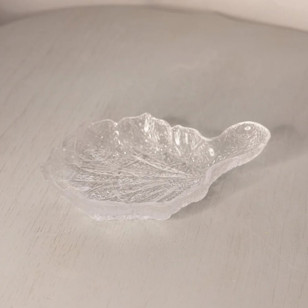 Vintage LE Smith Clear Glass Handled Leaf Dish